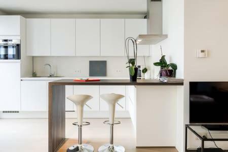 New Design Apartment In Brussel Bagian luar foto