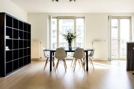 New Design Apartment In Brussel Bagian luar foto